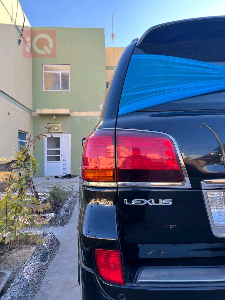 Lexus LX